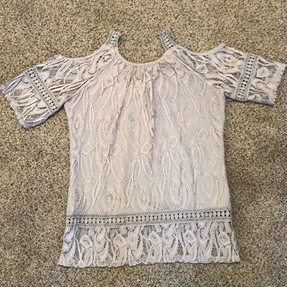 New! MODLILY Cold Shoulder Top - Picture 6 of 7